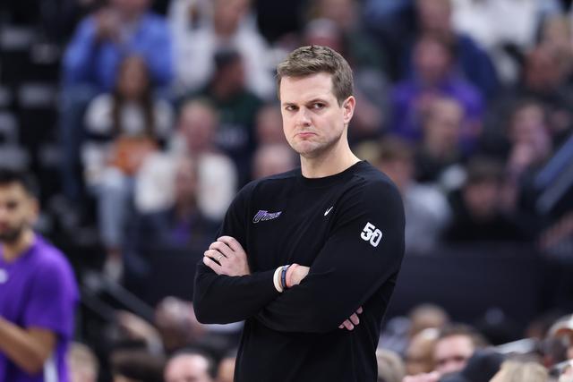 罗切斯特18+10天津加时险胜北京 上海力克山东